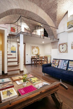 TrastevereHome - Artists Loft with private parking in Trastevere